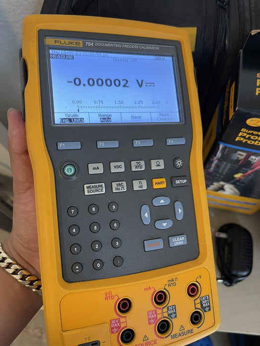 Fluke 754 Documenting Process Calibrator with HART Communication W/ NÉW TL220