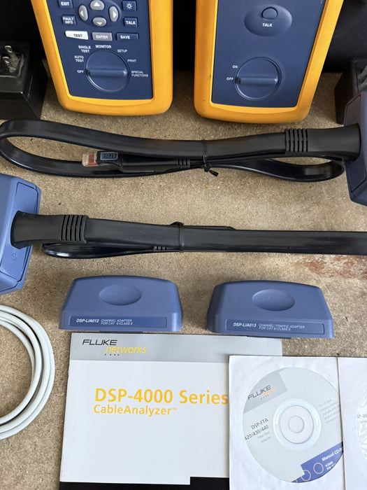 FLUKE NETWORKS DSP4300 DSP-4300 CABLE ANALYZER KIT W/ ACCESSORIES (TESTED)