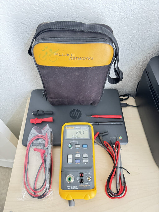 FLUKE 719-100G PRESSURE CALIBRATOR W/ BAG & LEADS - FREE SHIPPING