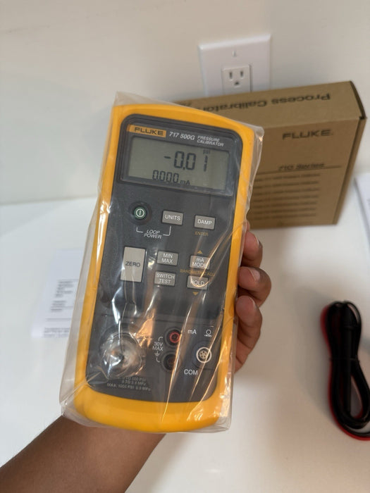 FLUKE 717 500G PRESSURE CALIBRATOR (NEW FACTORY SEALED) CALIBRATED 2024 / NEW
