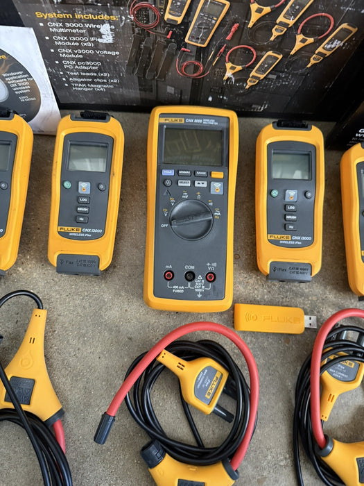 Fluke 3000 FC IND Wireless True-RMS Digital Multimeter Industrial Kit