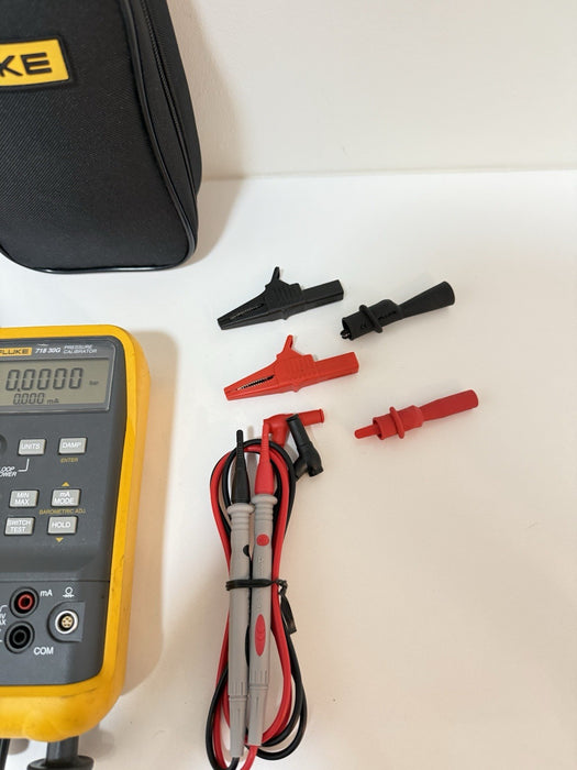 FLUKE 718 30G PRESSURE CALIBRATOR W/ ACCESSORIES (TESTED) SHIPS FREE