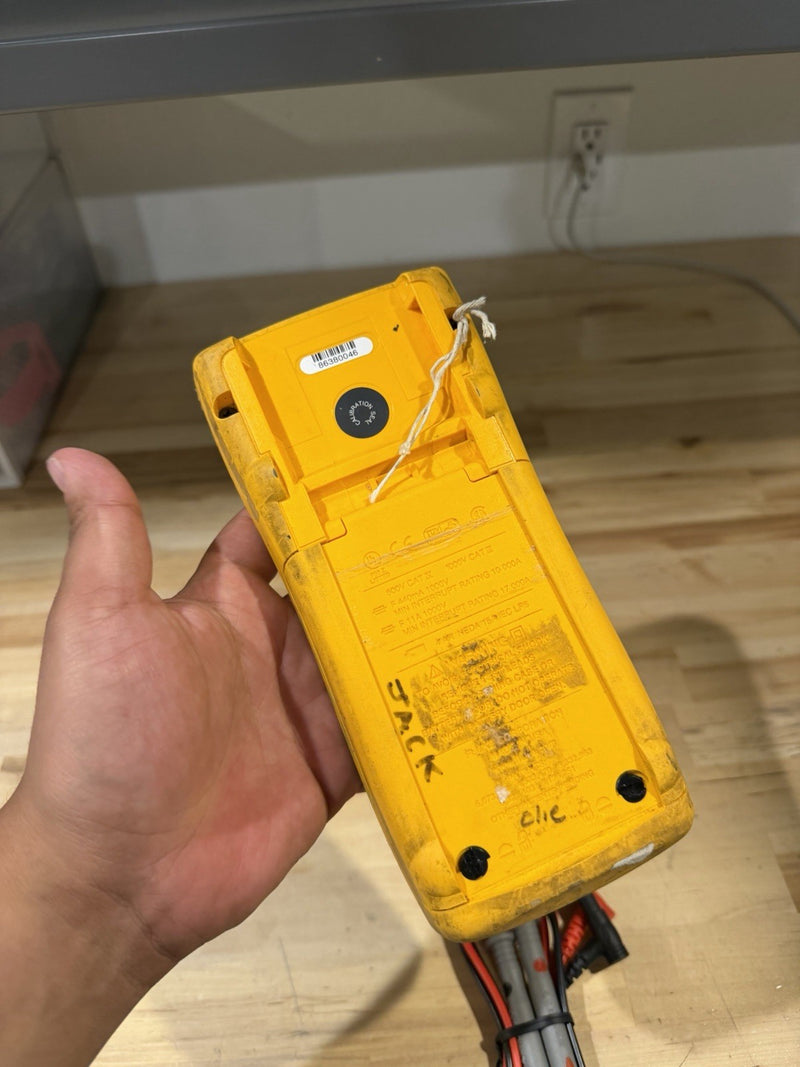 FLUKE 187 TRUE RMS MULTIMETER WITH LEADS & CLIPS