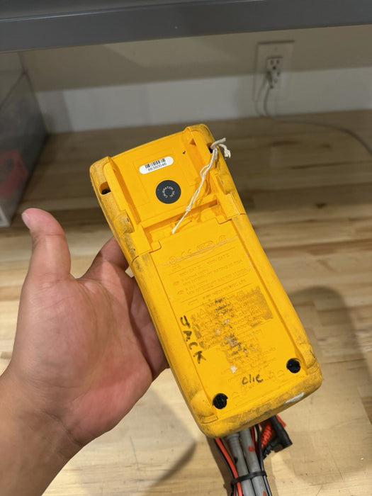 FLUKE 187 TRUE RMS MULTIMETER WITH LEADS & CLIPS