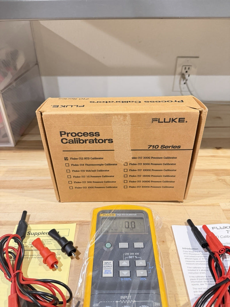FLUKE 712 RTD CALIBRATOR KIT (NEW) FREE SHIPPING