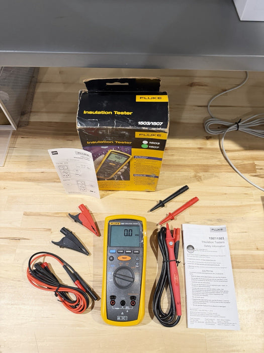 FLUKE 1507 INSULATION MULTIMETER W/ LEADS & CLIPS - SHIPS FAST (NEW)