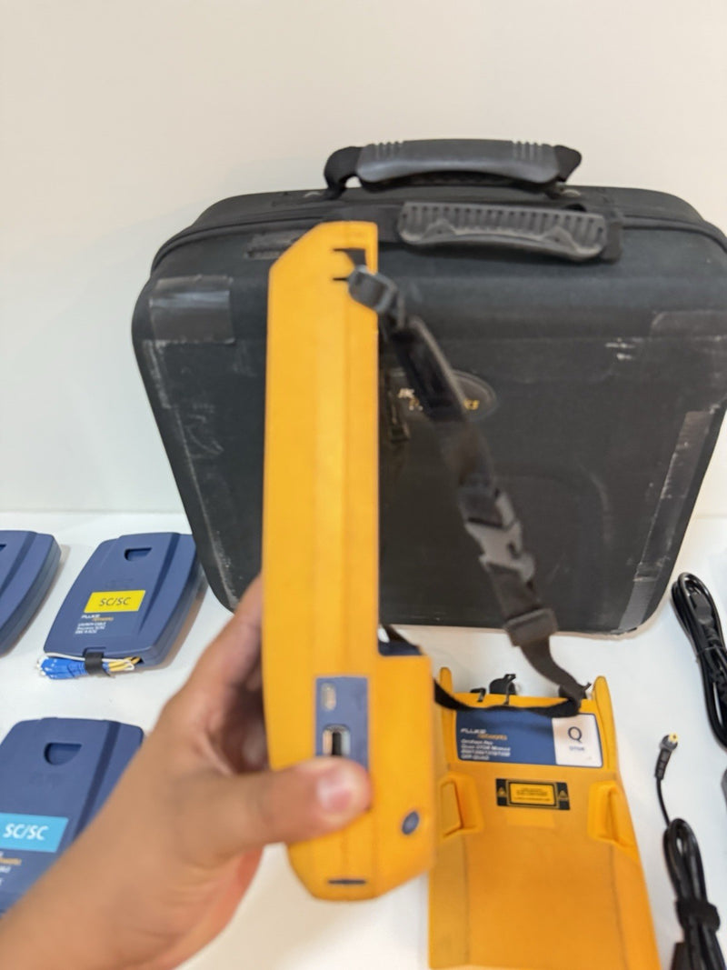FLUKE NETWORKS VERSIV OTDR KIT WITH QUAD OTDR MODULE & ACCESSORIES