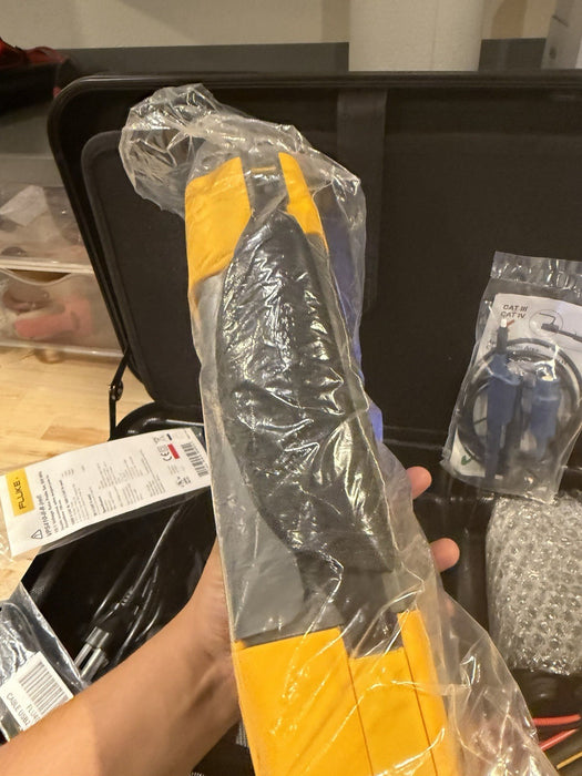 FLUKE 190-202 2CH 200MHZ 2GS/S SCOPEMETER (NEW FACTORY SEALED) TESTED SHIPS FREE