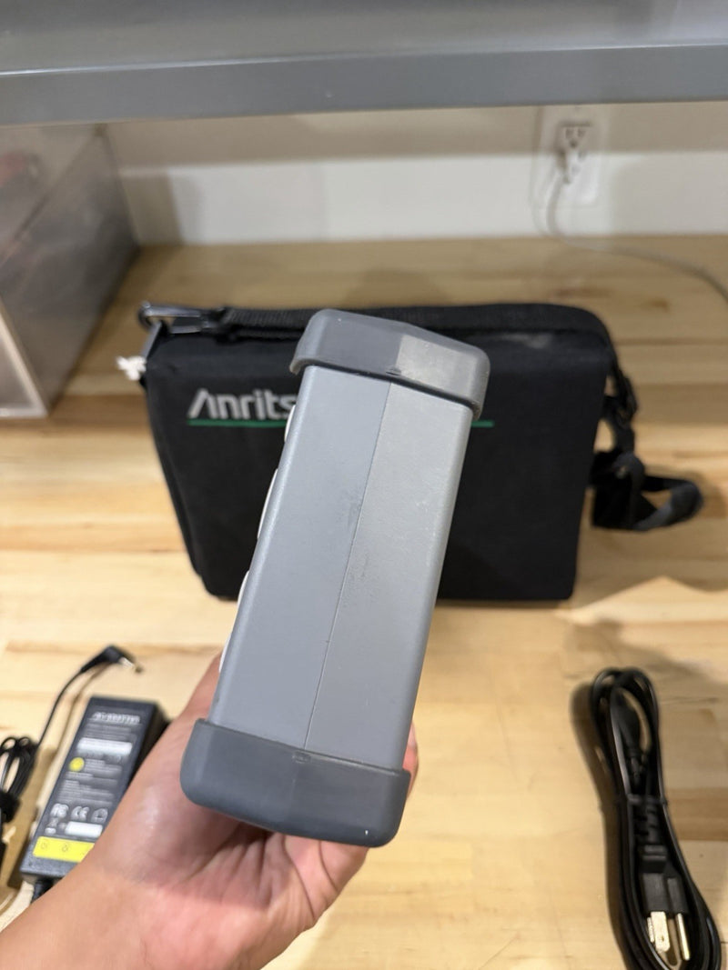 ANRITSU SITE MASTER S331A ANALYZER WITH CHARGER TESTED