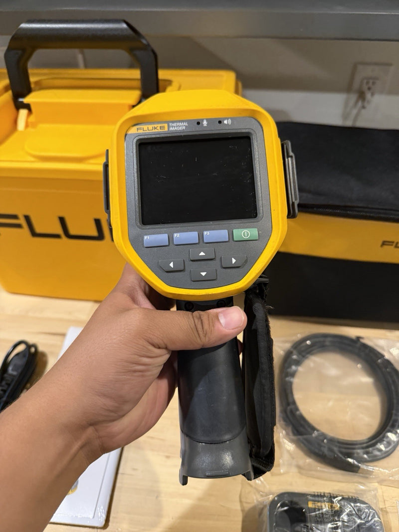 FLUKE TI401-PRO 60HZ THERMAL IMAGER KIT WITH ACCESSORIES