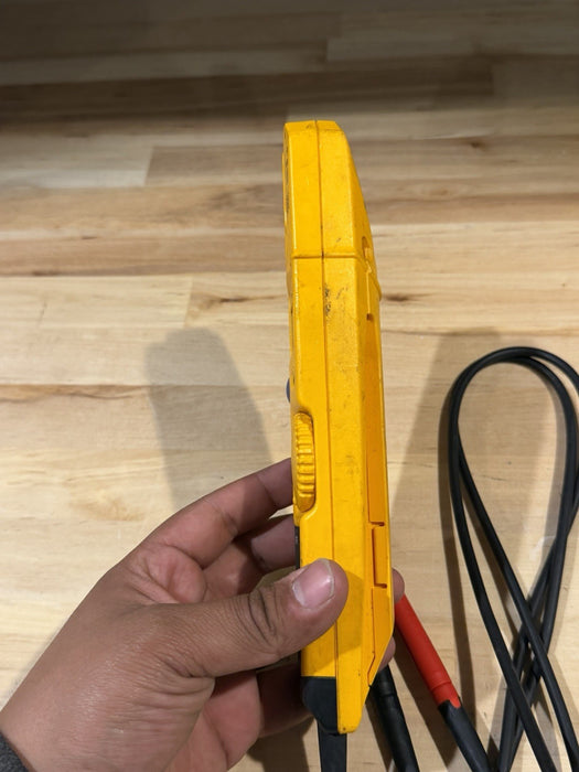 FLUKE T5-1000 ELECTRICAL TESTER 1000V CAT III (TESTED) SHIPS FAST