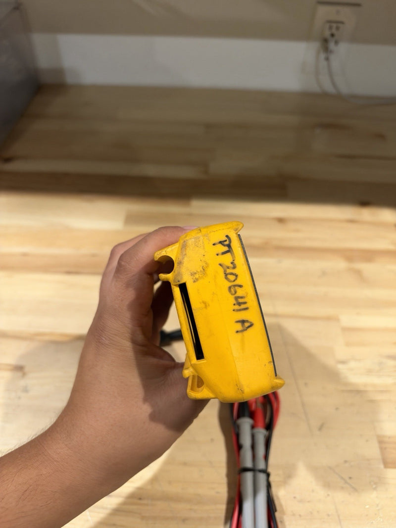 FLUKE 117 TRUE RMS MULTIMETER W/ LEADS & CLIPS - SHIPS FAST
