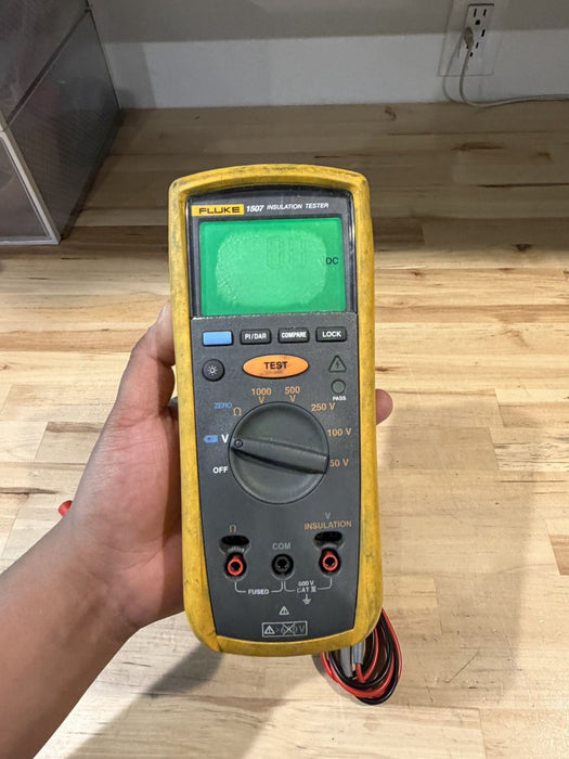 FLUKE 1507 INSULATION MULTIMETER W/ LEADS & CLIPS - SHIP FAST