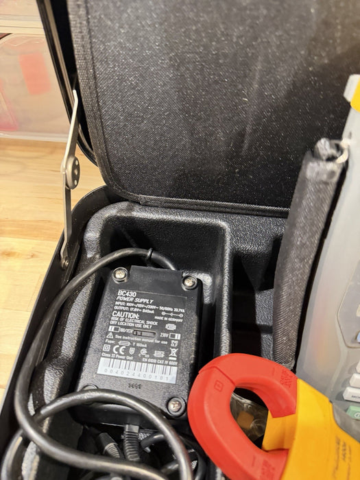 FLUKE 434 SERIES POWER QUALITY ANALYZER KIT W/ACCESSORIES - SHIPS FREE (TESTED)