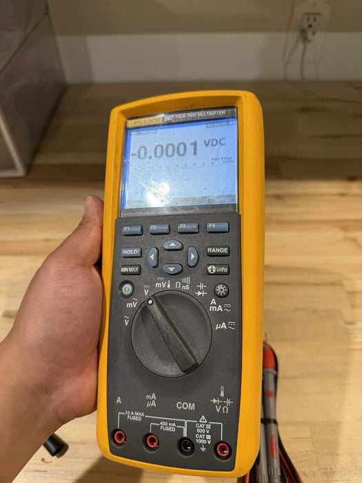 FLUKE 287 TRUE RMS ELECTRONIC LOGGING DIGITAL MULTIMETER W/ LEADS & CLIPS