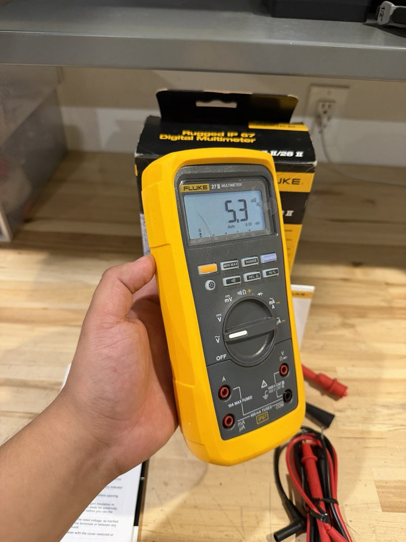FLUKE 27 II TRUE RMS MULTIMETER CALIBRATED -SHIPS FAST (NEW SEALED)