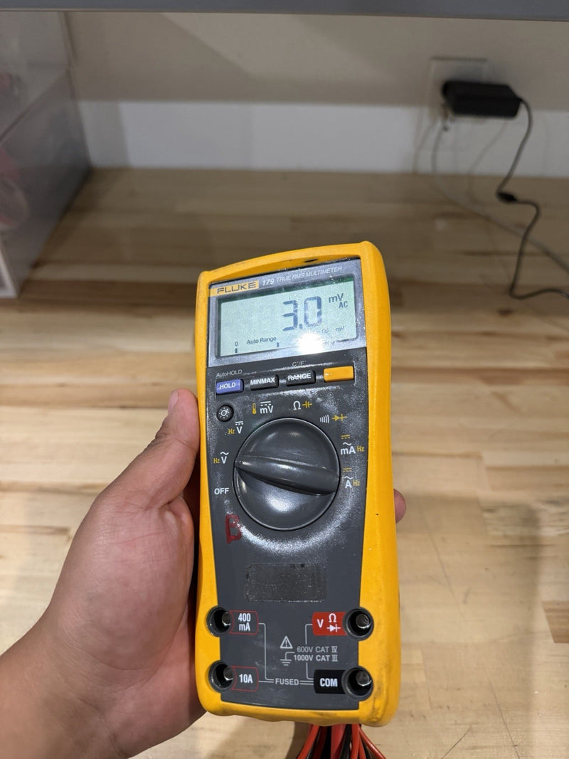 FLUKE 179 MULTIMETER WITH LEADS & CLIPS