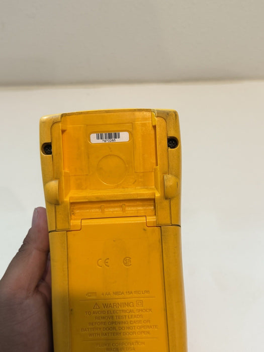 FLUKE 724 TEMPERATURE CALIBRATOR (PARTS ONLY) (FOR PARTS) SHIPS FAST