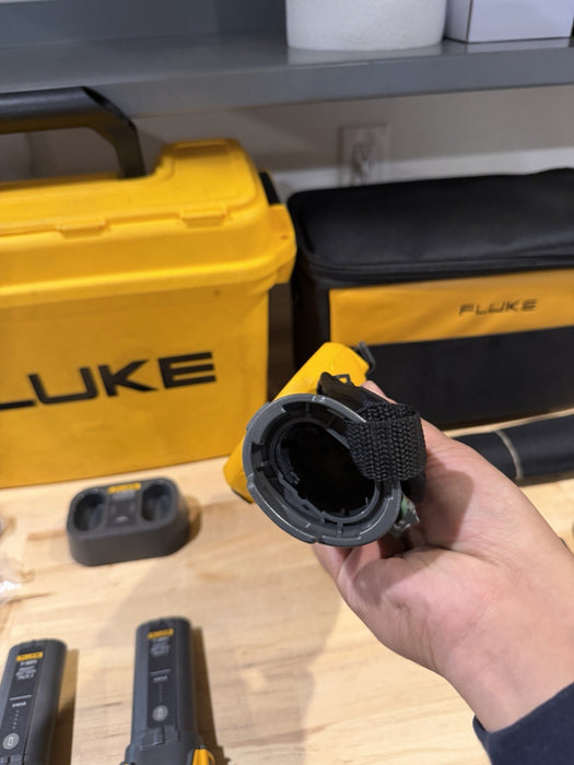 FLUKE Ti401-PRO 60HZ THERMAL IMAGER KIT W / ACCESSORIES - FREE SHIPPING