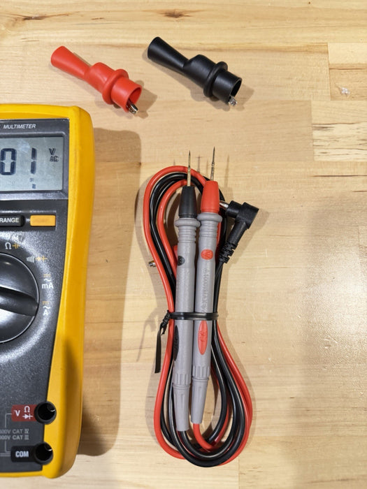 FLUKE 77-IV MULTIMETER W / LEAD SET & CLIPS - SHIPS FAST (TESTED)