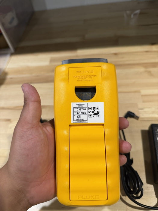 FLUKE 1524 REFERENCE THERMOMETER (CALIBRATED 2025) TESTED - FREE SHIPPING