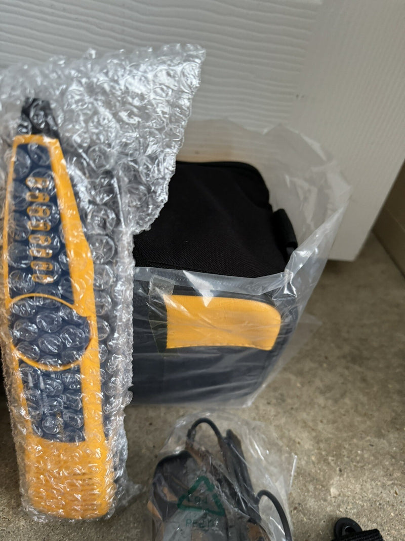 Fluke Networks LIQ-Kit LinkIQ Tester & Intellitone Pro 200 Cable Network Tester