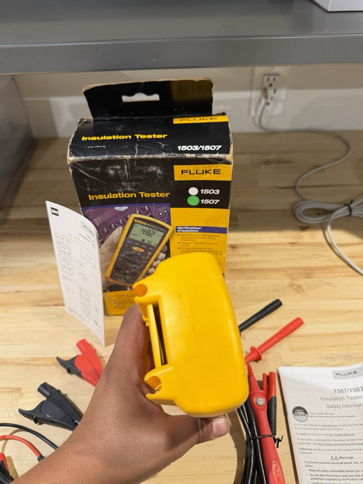 FLUKE 1507 INSULATION MULTIMETER W/ LEADS & CLIPS - SHIPS FAST (NEW)
