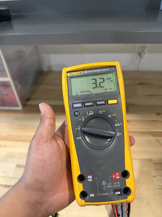 FLUKE 179 MULTIMETER WITH LEADS & CLIPS