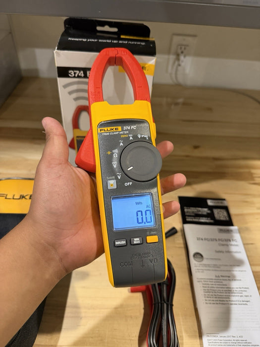 FLUKE 374 FC TRMS CLAMP METER WITH LEADS & CLIPS TESTED