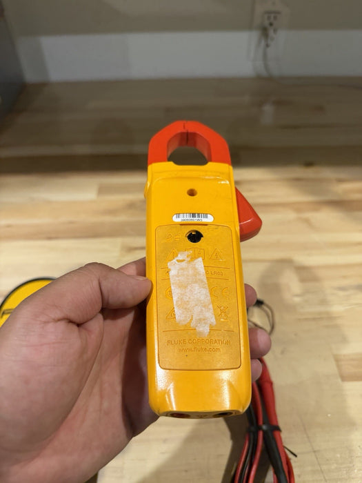 FLUKE 324 TRUE-RMS CLAMP METER WITH LEADS & CASE