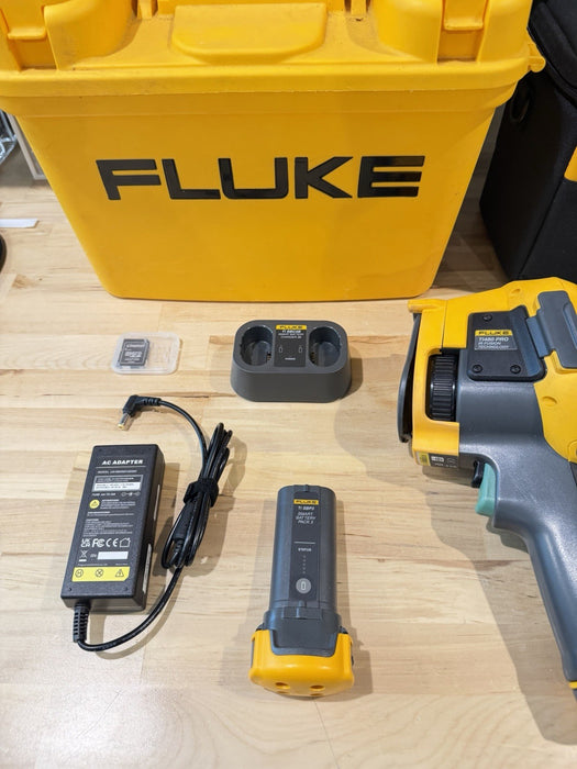 FLUKE TI480PRO IR CAMERA 60HZ 640 X 480 2 BATTERIES W/ CHARGE & CASE -SHIPS FREE