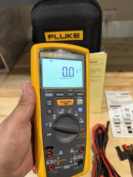 FLUKE 1587 FC INSULATION MULTIMETER WITH LEADS & CASE TESTED