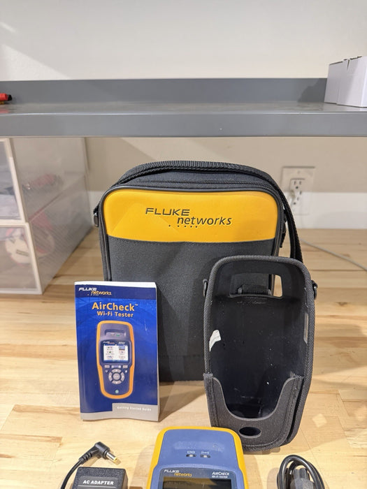 FLUKE NETWORKS AIRCHECK WIFI TESTER WITH CHARGER & BAGE