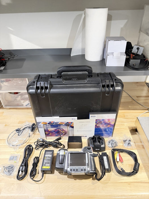 FLIR T300 THERMAL IMAGING INFRARED CAMERA W/ ACCESSORIES (TESTED) FREE SHIPPING