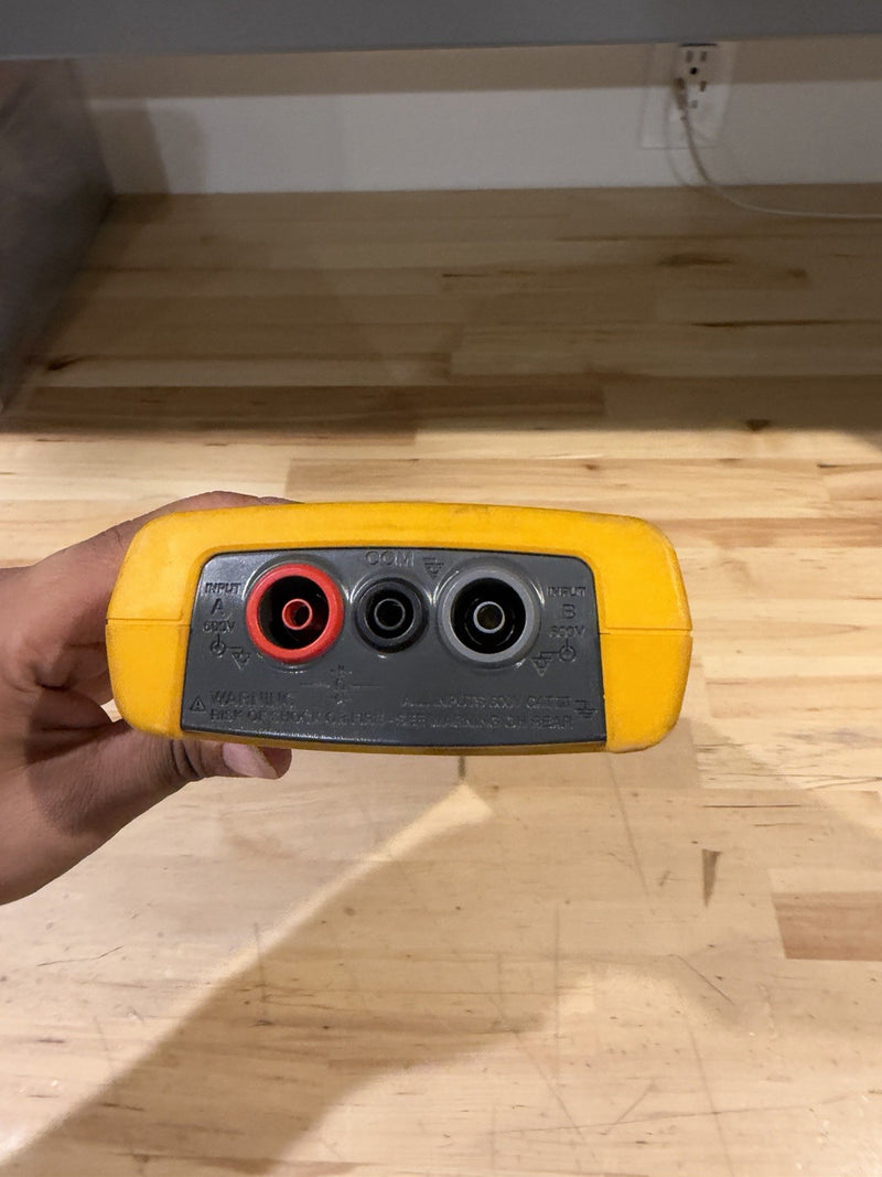 FLIKE 123 INDUSTRIAL SCOPE METER (PARTS ONLY) FOR PARTS
