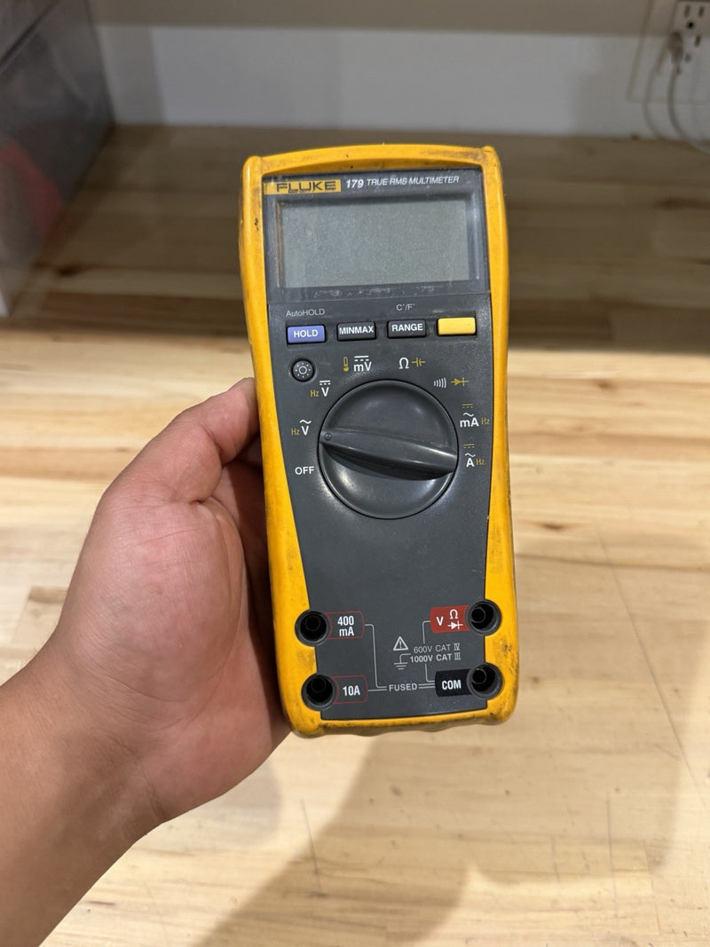 FLUKE 179 TRUE RMS MULTIMETER (PARTS ONLY) FOR PARTS DOESN’T WORK - SHIPS FAST