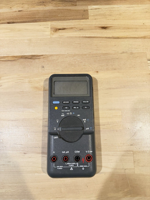 FLUKE MULTIMETER SHIPS FAST (PARTS ONLY) FOR PARTS