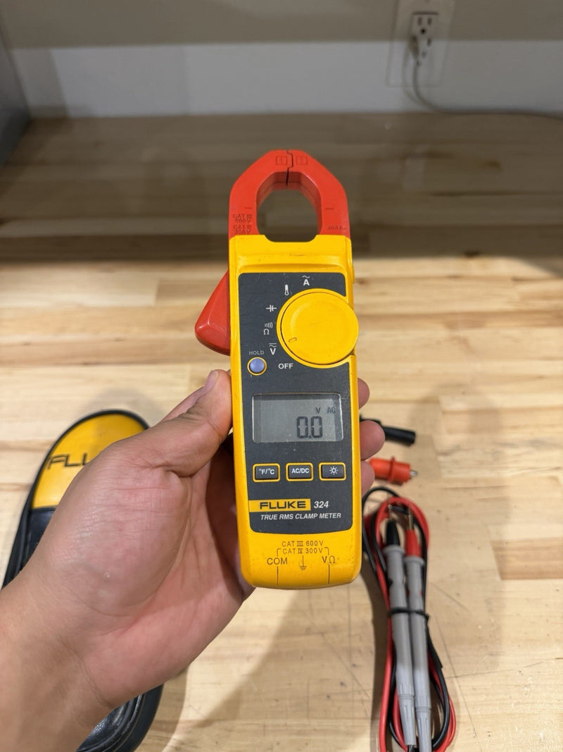 FLUKE 324 TRUE-RMS CLAMP METER W/ LEADS & CASE - SHIPS FAST