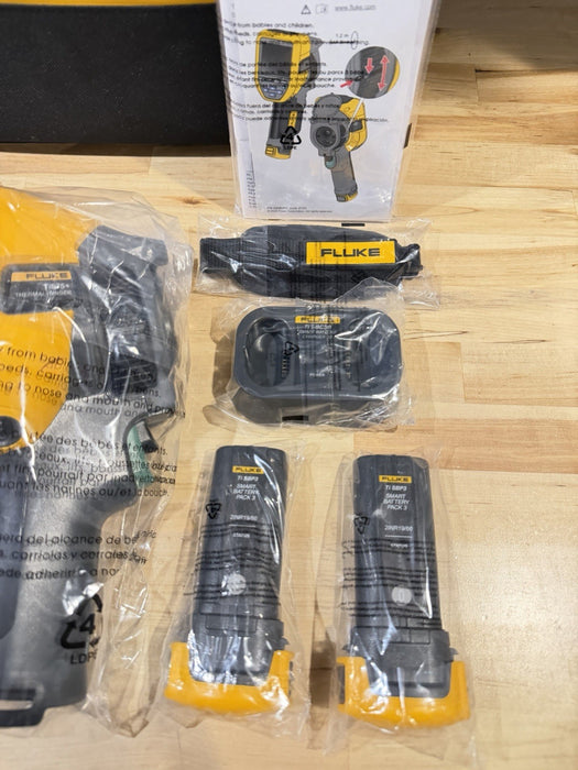 FLUKE TIS75+ 27 HZ 384X288 THERMAL IMAGING CANERA W/ ACCESSORIES (NEW SEALED)