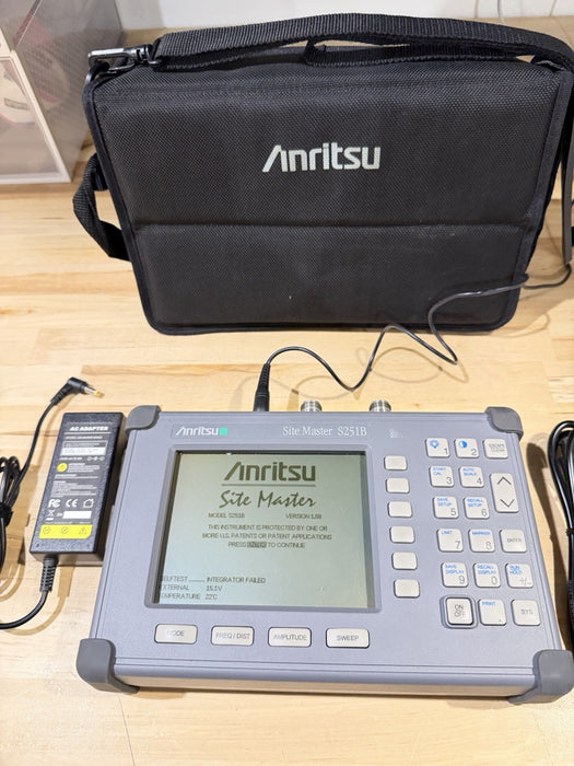 ANRITSU SITE MASTER S251B ANALYZER WITH CHARGER TESTED