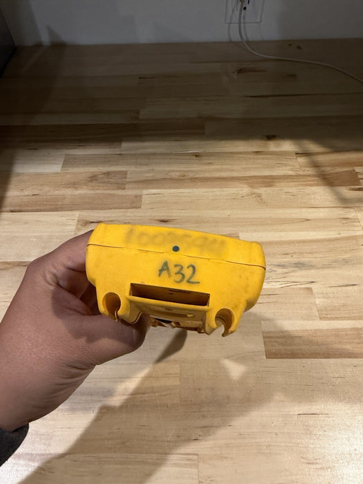 FLUKE 179 TRUE RMS MULTIMETER (PARTS ONLY) FOR PARTS DOESN’T WORK - SHIPS FAST