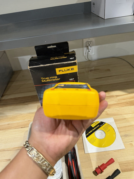 FLUKE 187 TRUE RMS MULTIMETER W/ LEADS & CLIPS  (NEW SEALED) TESTED - RARE