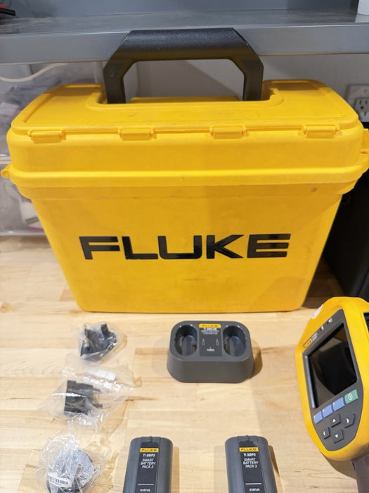FLUKE Ti401-PRO 60HZ THERMAL IMAGER KIT W / ACCESSORIES - FREE SHIPPING