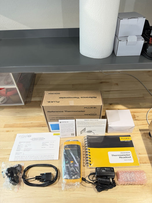 FLUKE 1524 REFERENCE THERMOMETER W/ PROBE & BAG (FREE SHIPPING) CALIBRATED 2025