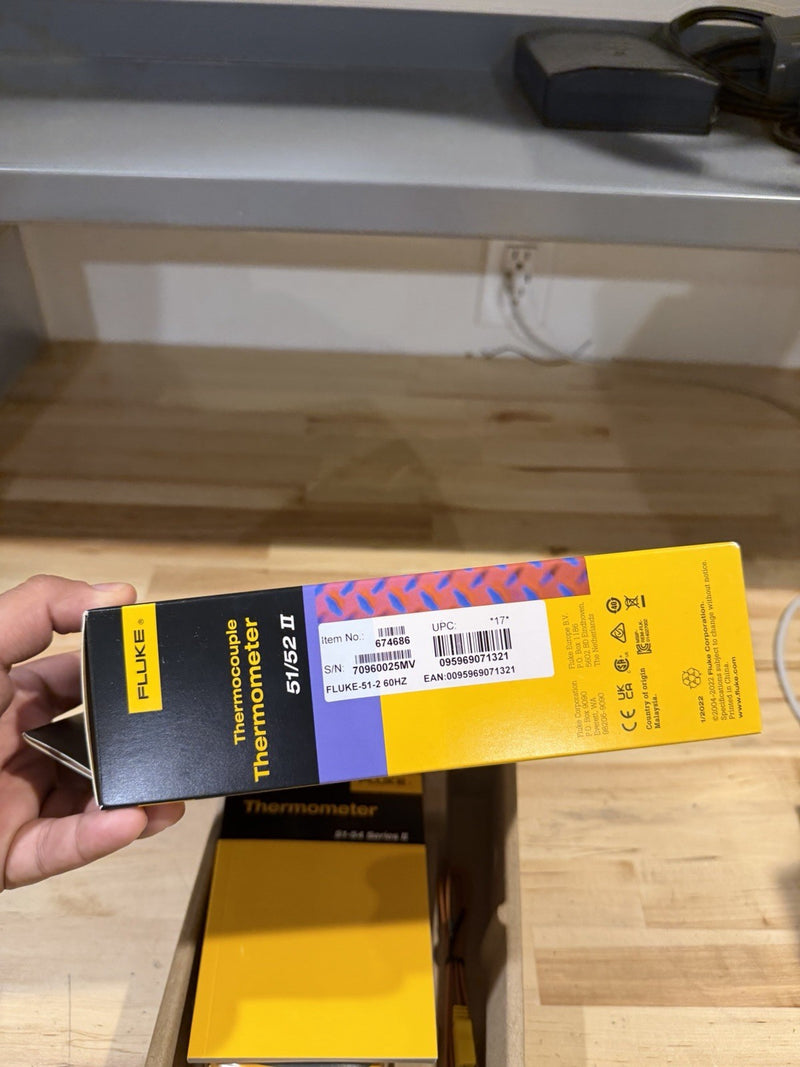 FLUKE 51 II THERMOCOUPLE THERMOMETER- SHIPS FAST (NEW)