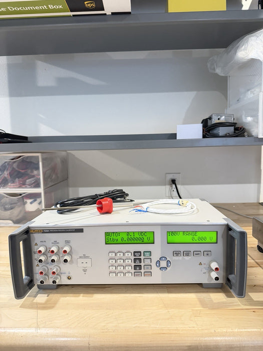 FLUKE 7526A PRECISION PROCESS CALIBRATOR WITH PROBE & CHARGER TESTED