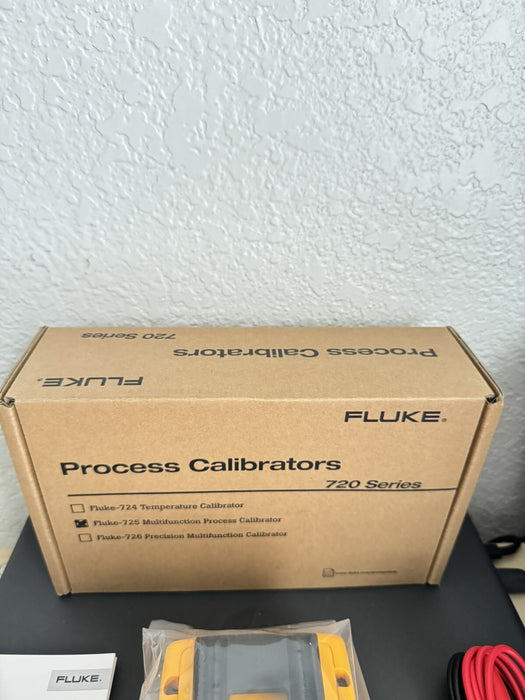 FLUKE 725 MULTIFUNCTION PROCESS CALIBRATOR WITH LEADS CAL 2023 NEW SEALED