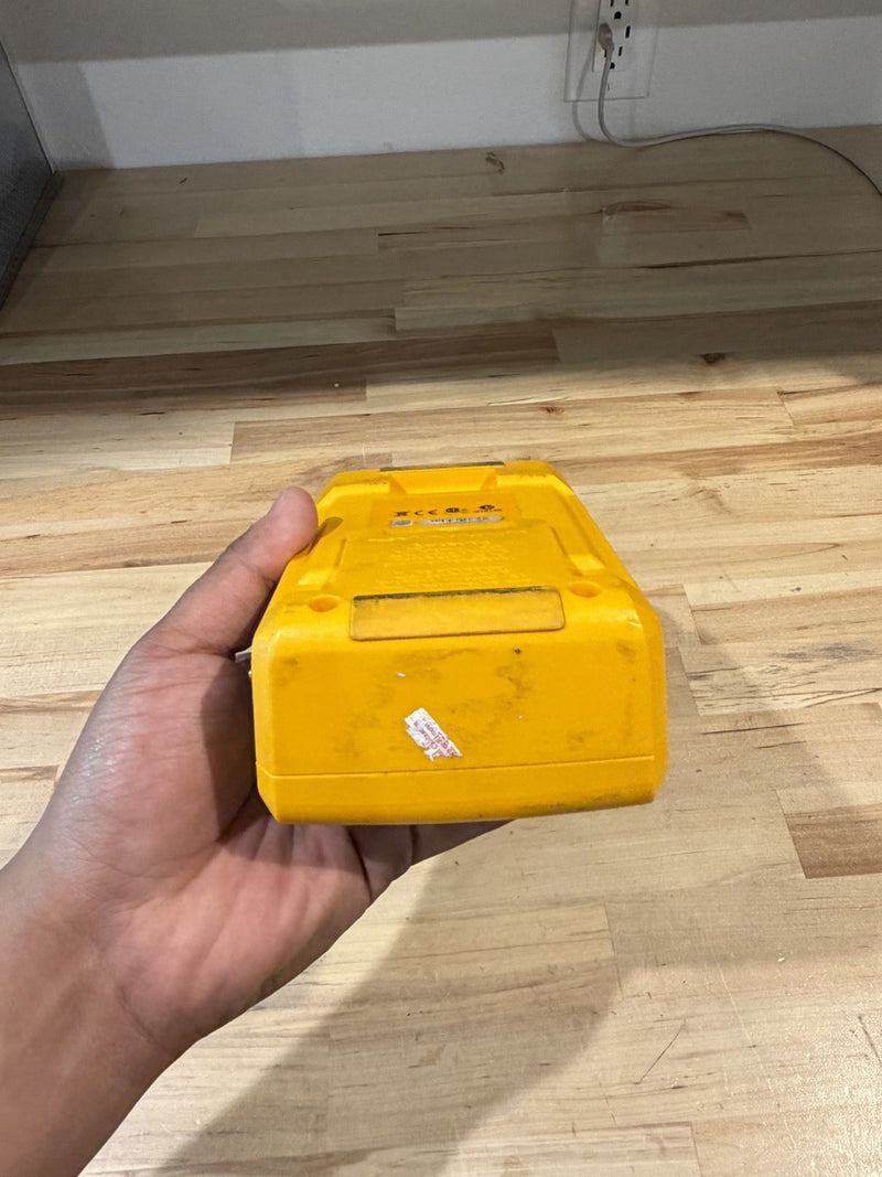 FLUKE PROSIM 4 VITAL SIGNS SIMULATOR (NO BATTERY) READ DESCRIPTION FOR PARTS