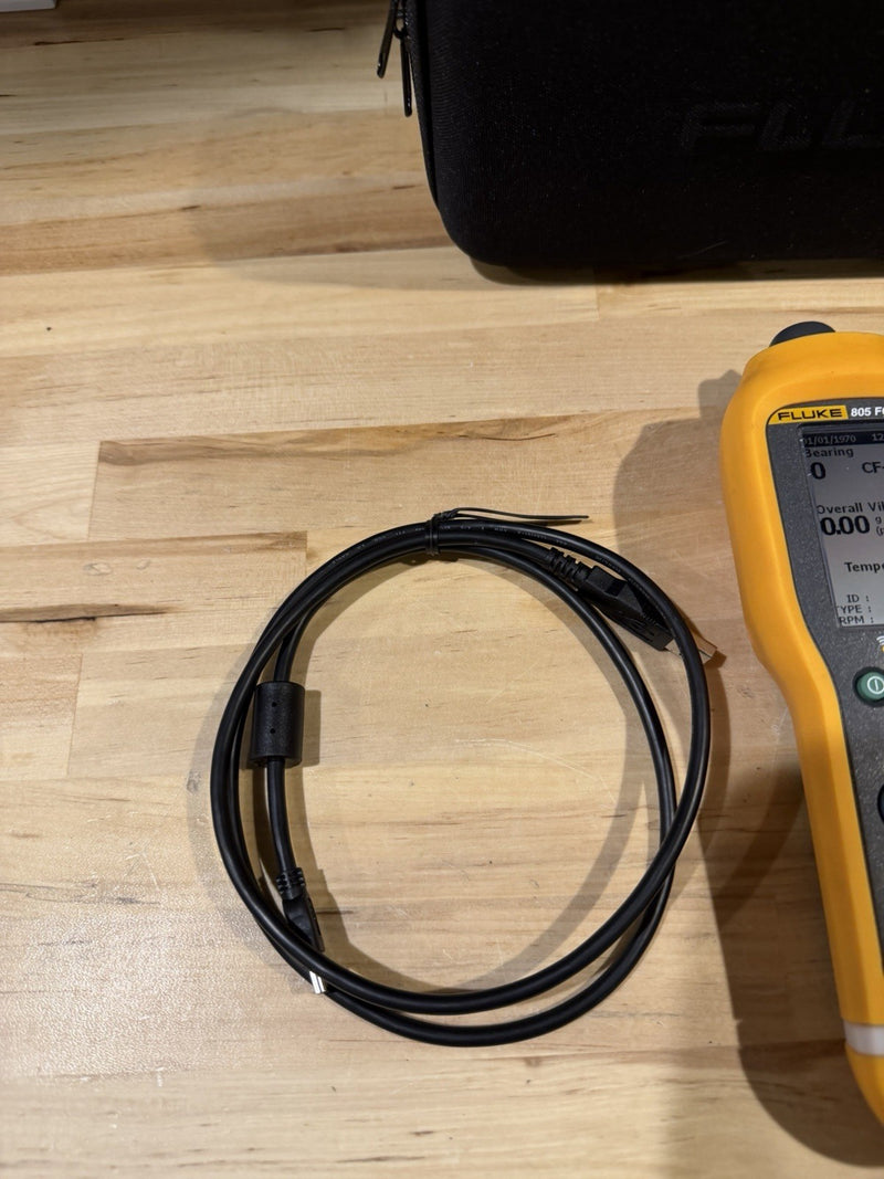 FLUKE 805 FC VIBRATION METER WITH ACCESSORIES