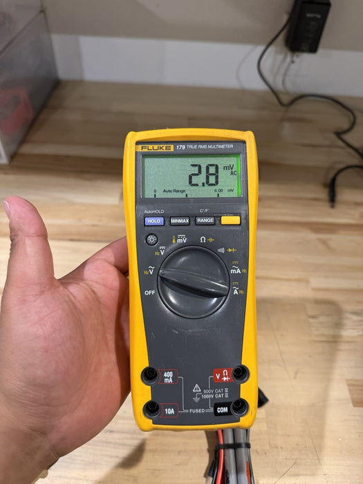FLUKE 179 MULTIMETER WITH LEADS & CLIPS